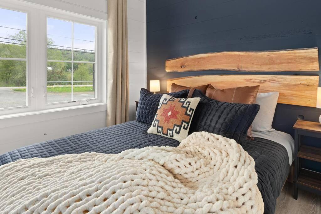 Charming & Freshly Restored Farmhouse 1 Mile From Center Of Stowe Bagian luar foto
